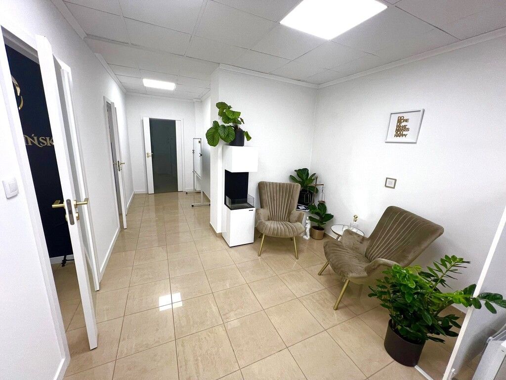 Lokal użytkowy  pokojowe na Sprzedaż