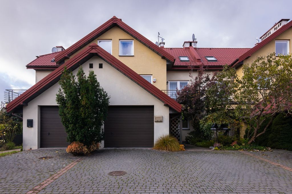 Dom 6 pokojowe na Sprzedaż