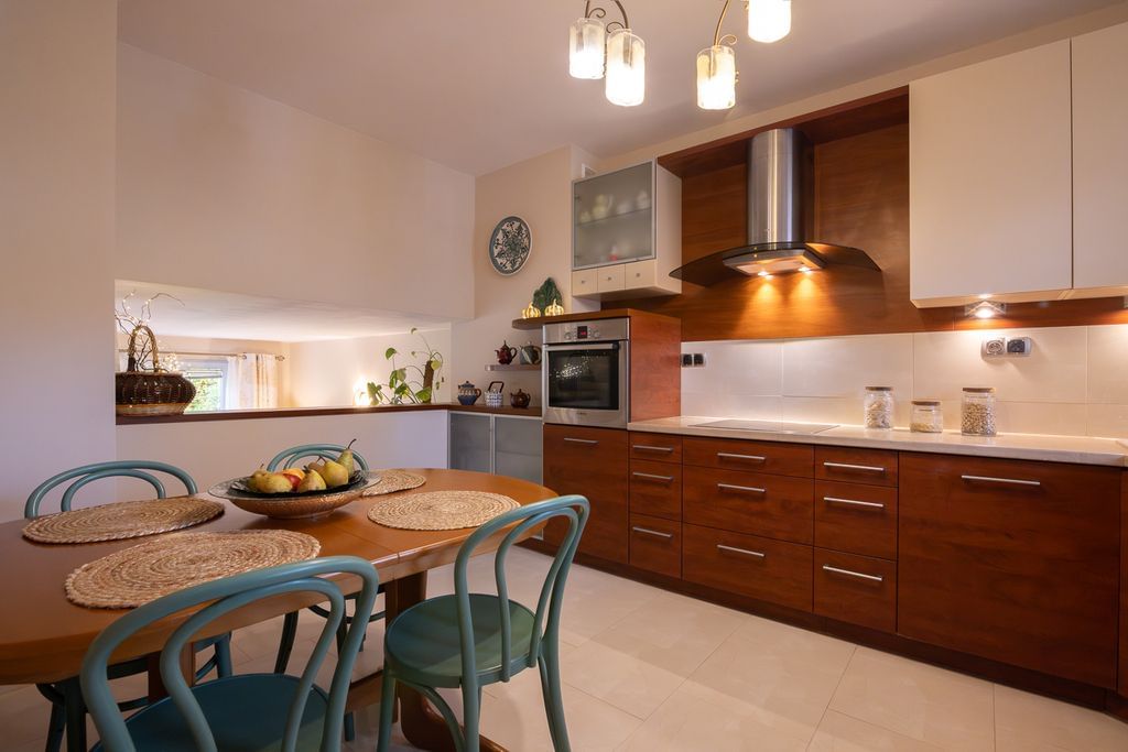 Dom 6 pokojowe na Sprzedaż