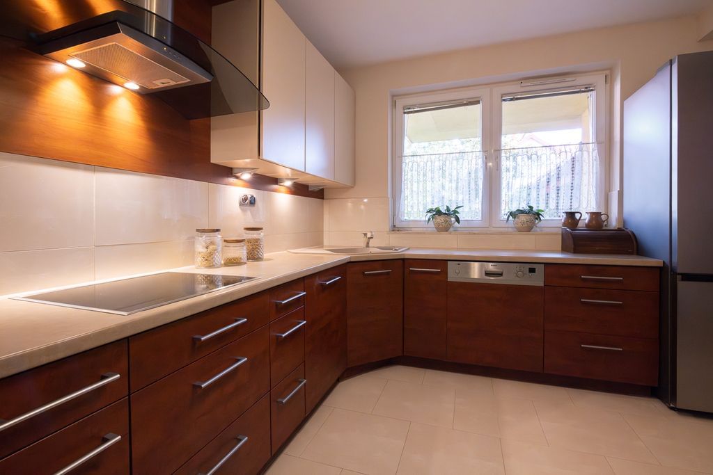 Dom 6 pokojowe na Sprzedaż