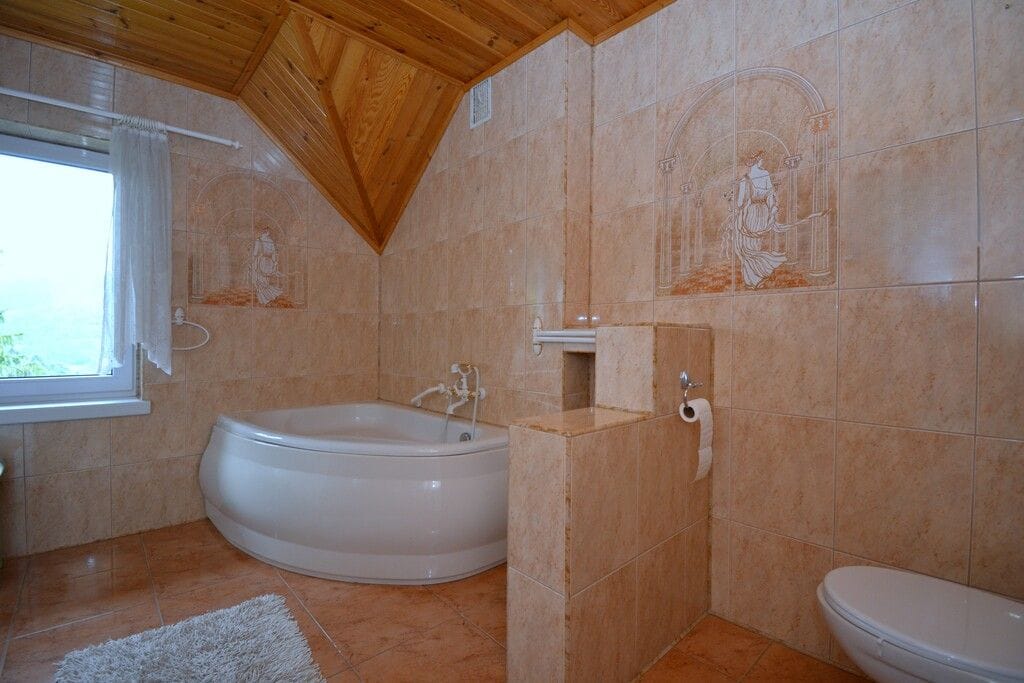 Dom 6 pokojowe na Sprzedaż