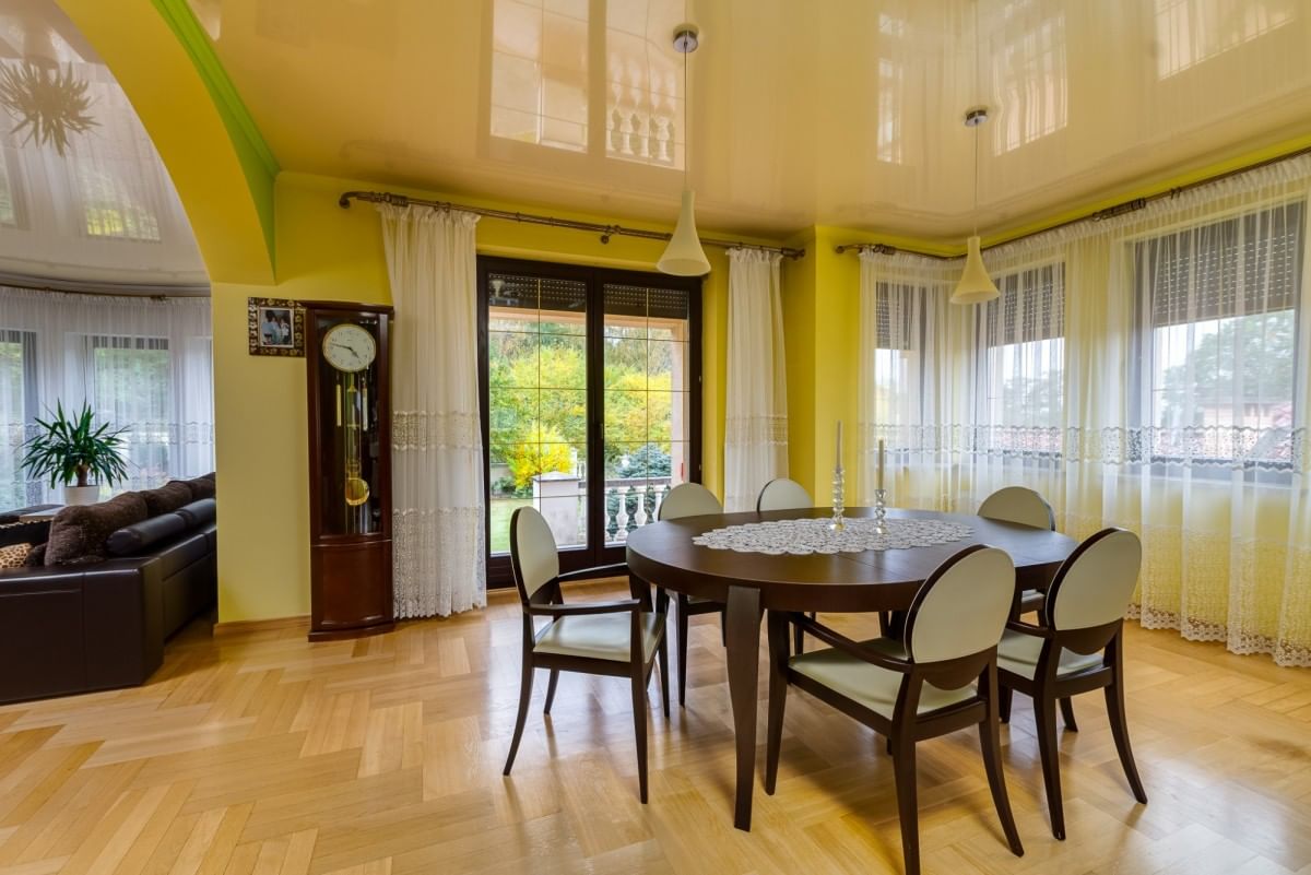 Dom 8 pokojowe na Sprzedaż