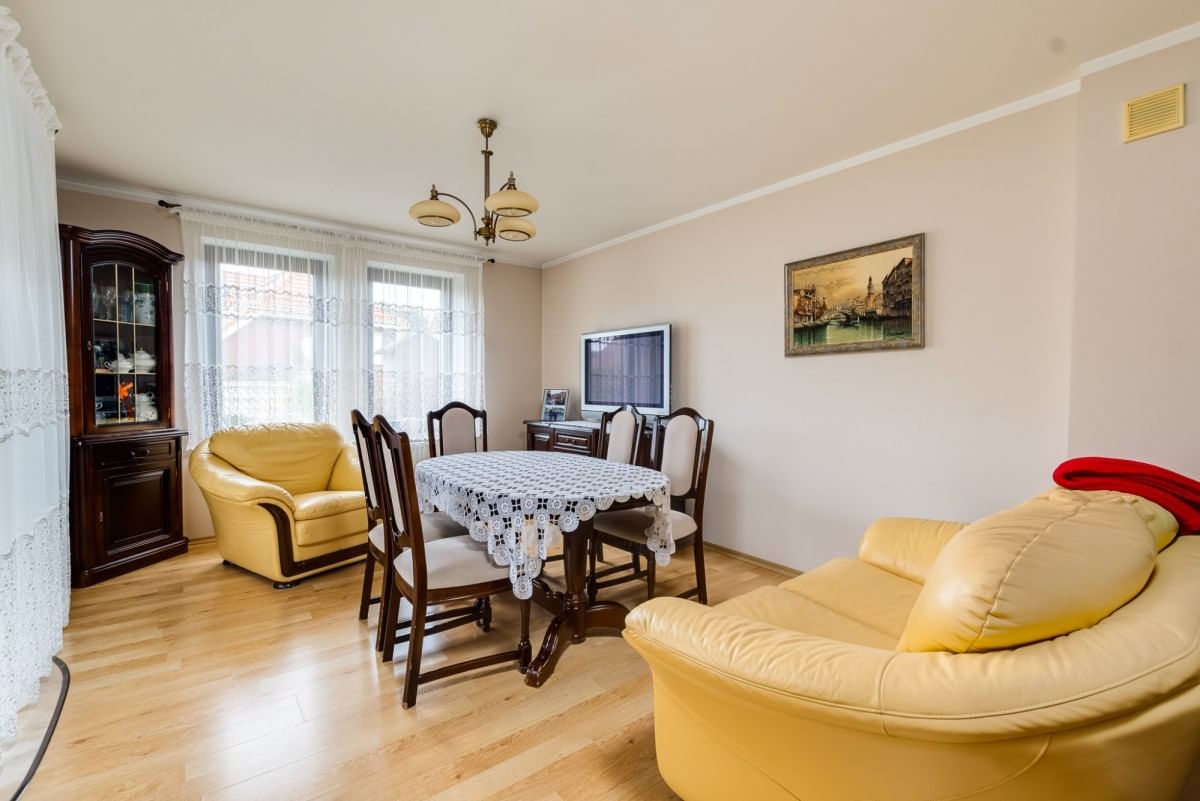 Dom 8 pokojowe na Sprzedaż