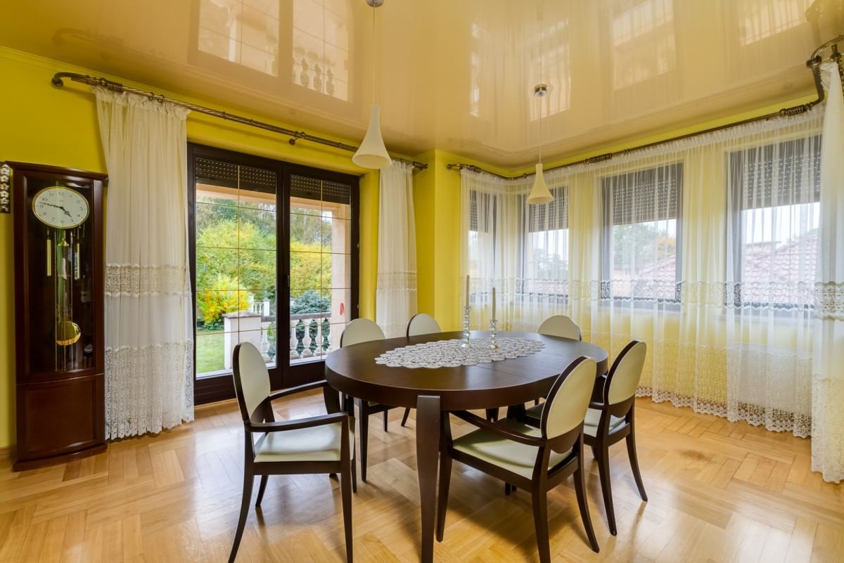 Dom 8 pokojowe na Sprzedaż