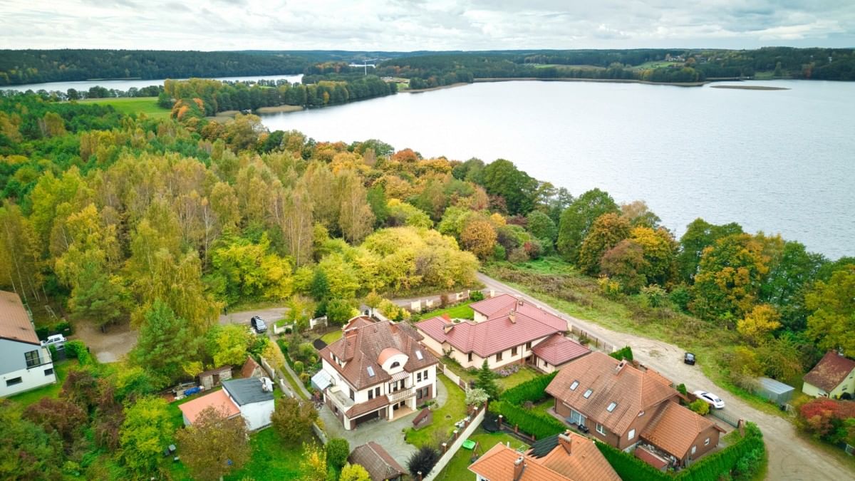 Dom 8 pokojowe na Sprzedaż