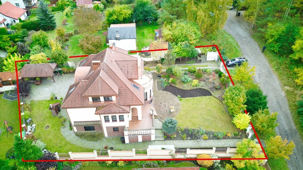 Dom 8 pokojowe na Sprzedaż