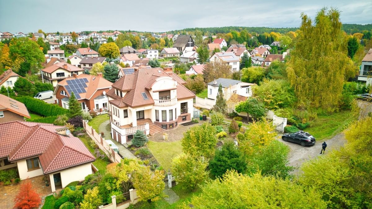 Dom 8 pokojowe na Sprzedaż