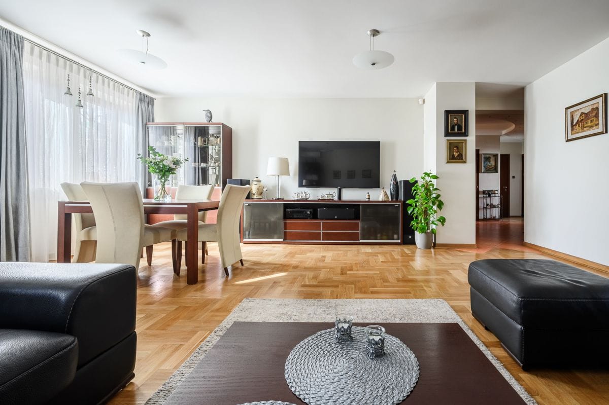 Mieszkanie 5 pokojowe na Sprzedaż