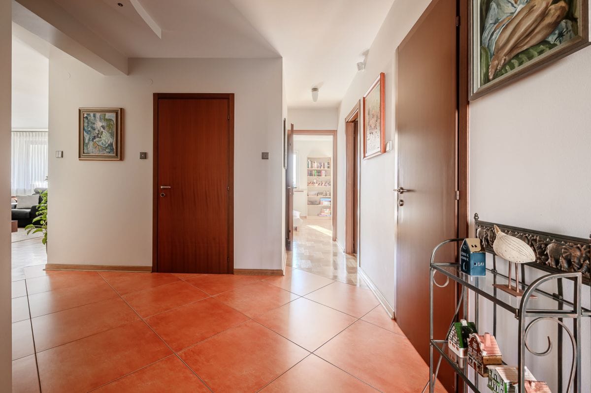 Mieszkanie 5 pokojowe na Sprzedaż