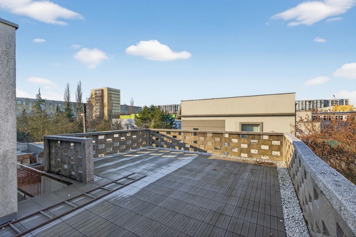 Dom 5 pokojowe na Sprzedaż