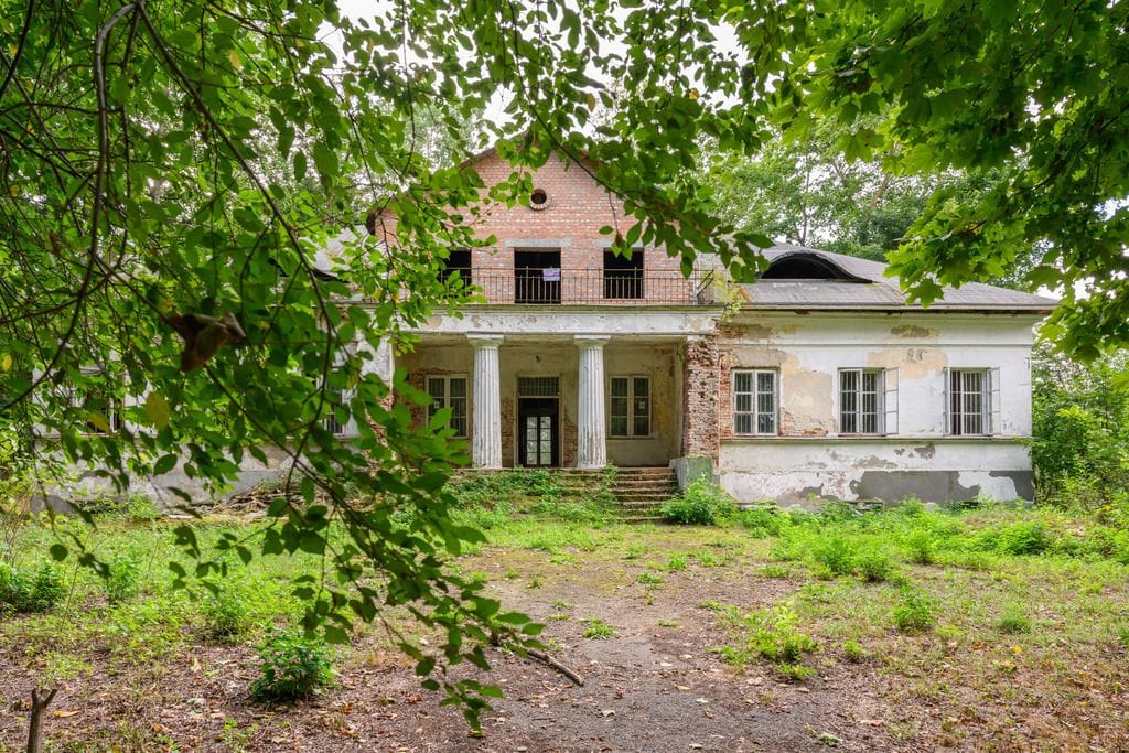 Dom 12 pokojowe na Sprzedaż