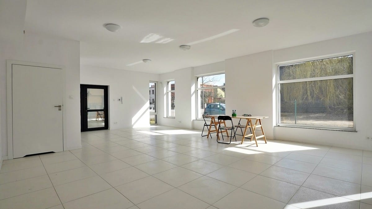 Lokal użytkowy  pokojowe na Sprzedaż