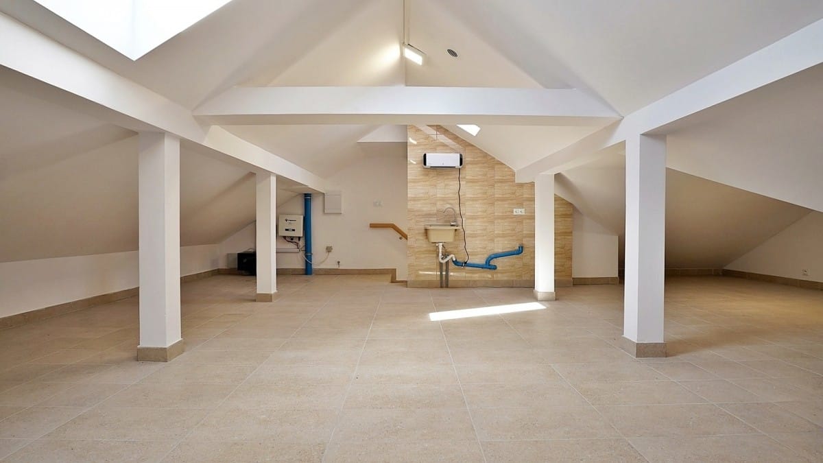 Lokal użytkowy  pokojowe na Sprzedaż