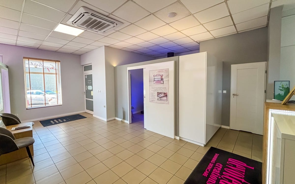 Lokal użytkowy  pokojowe na Sprzedaż