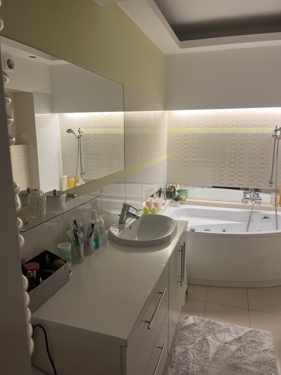 Mieszkanie 4 pokojowe na Sprzedaż