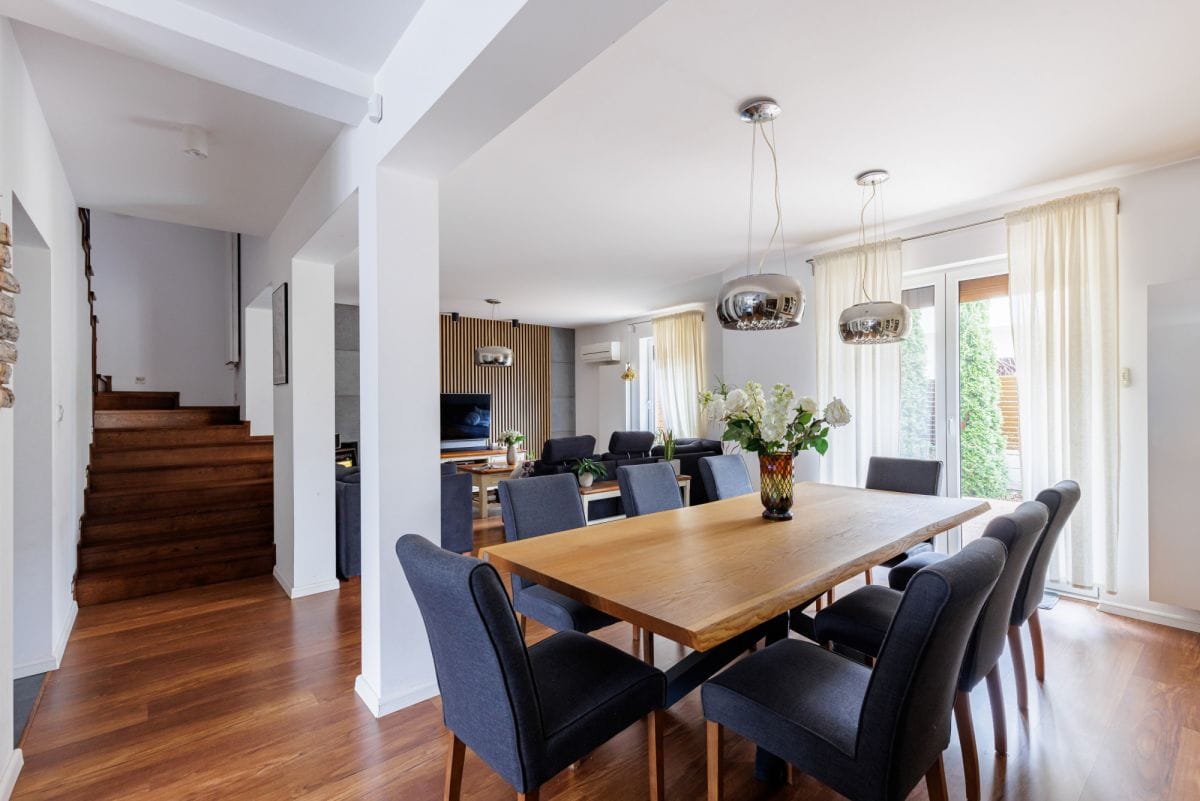 Dom 6 pokojowe na Sprzedaż