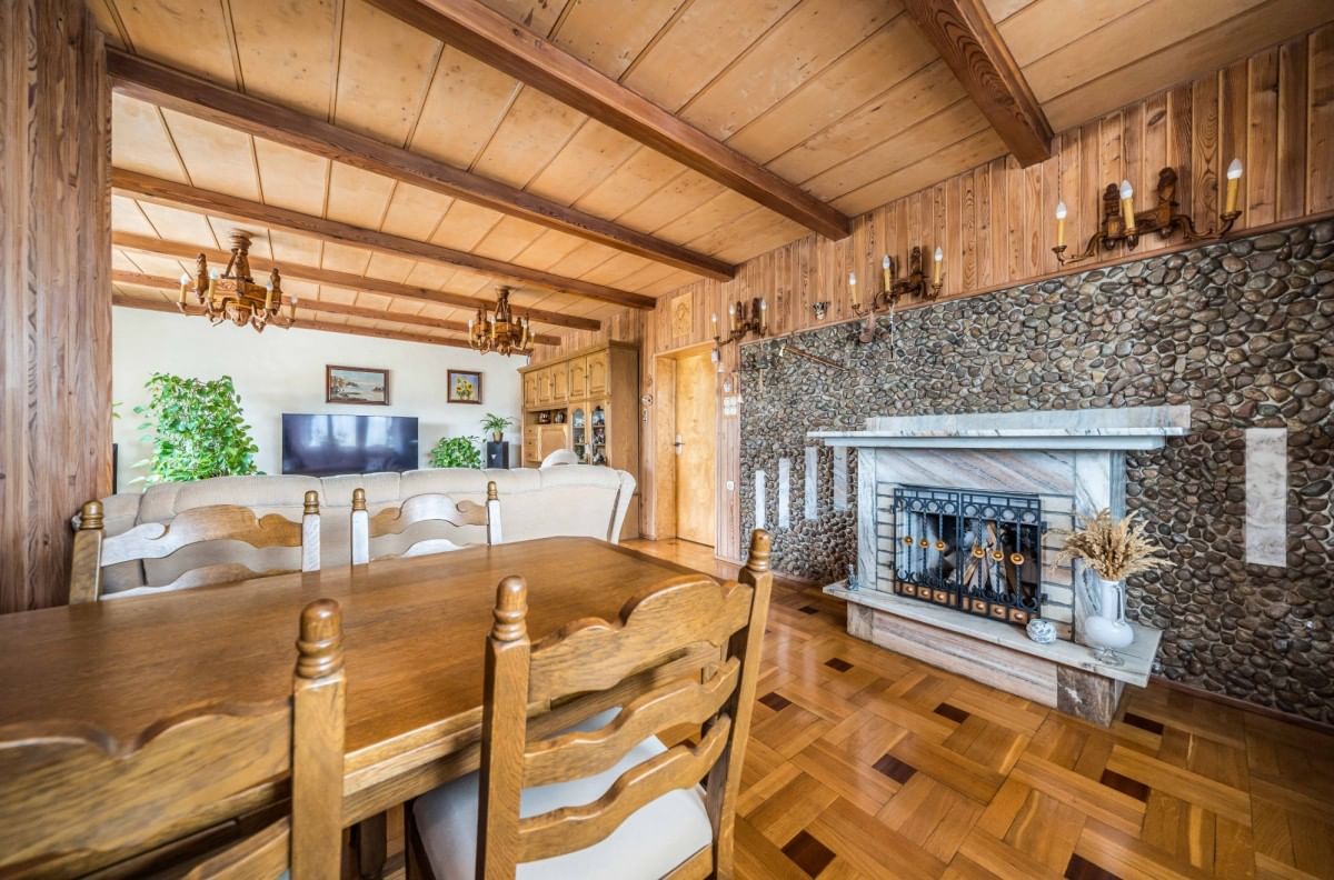 Dom 6 pokojowe na Sprzedaż