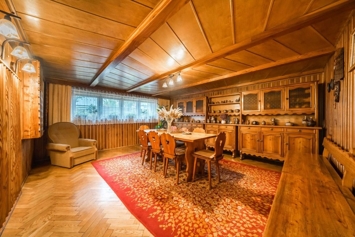 Dom 6 pokojowe na Sprzedaż