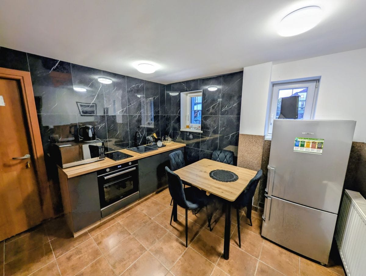 Dom 32 pokojowe na Sprzedaż