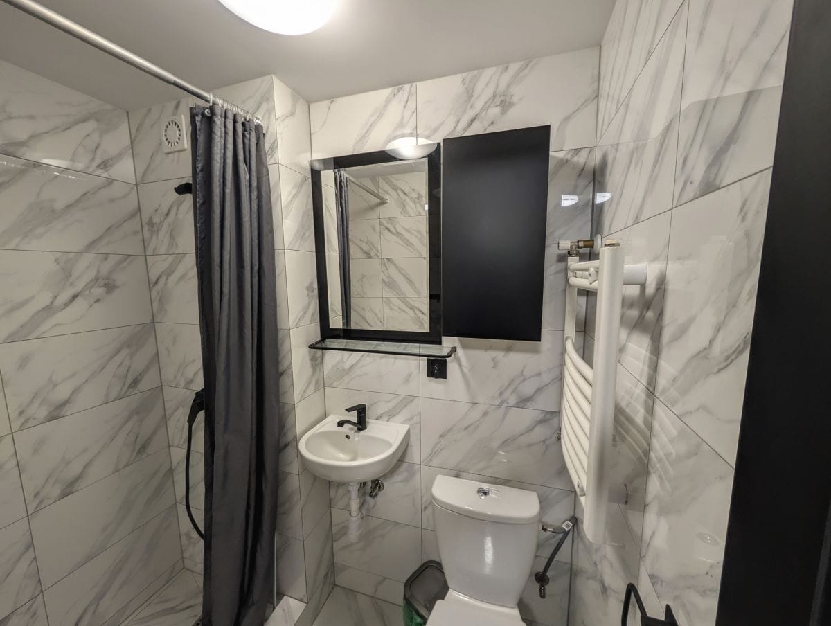 Dom 32 pokojowe na Sprzedaż