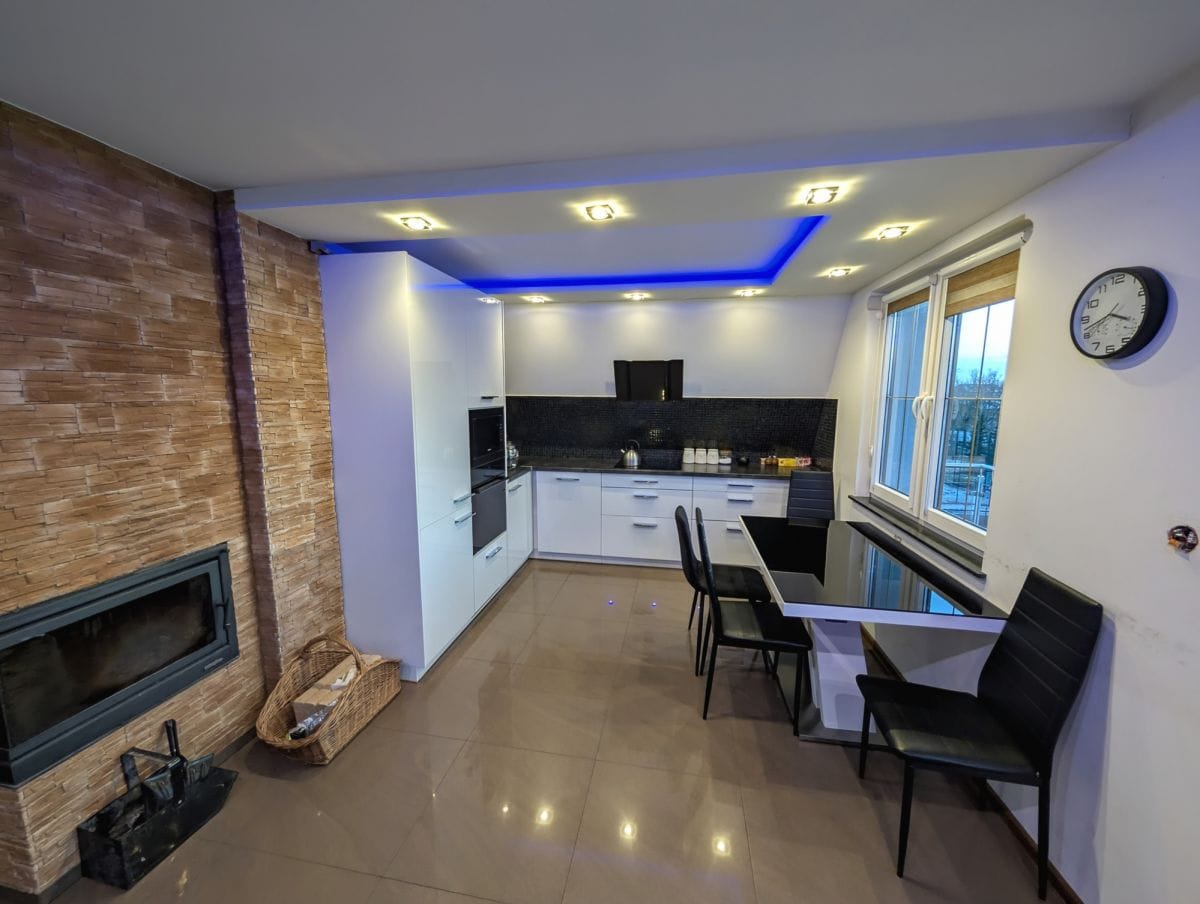 Dom 32 pokojowe na Sprzedaż