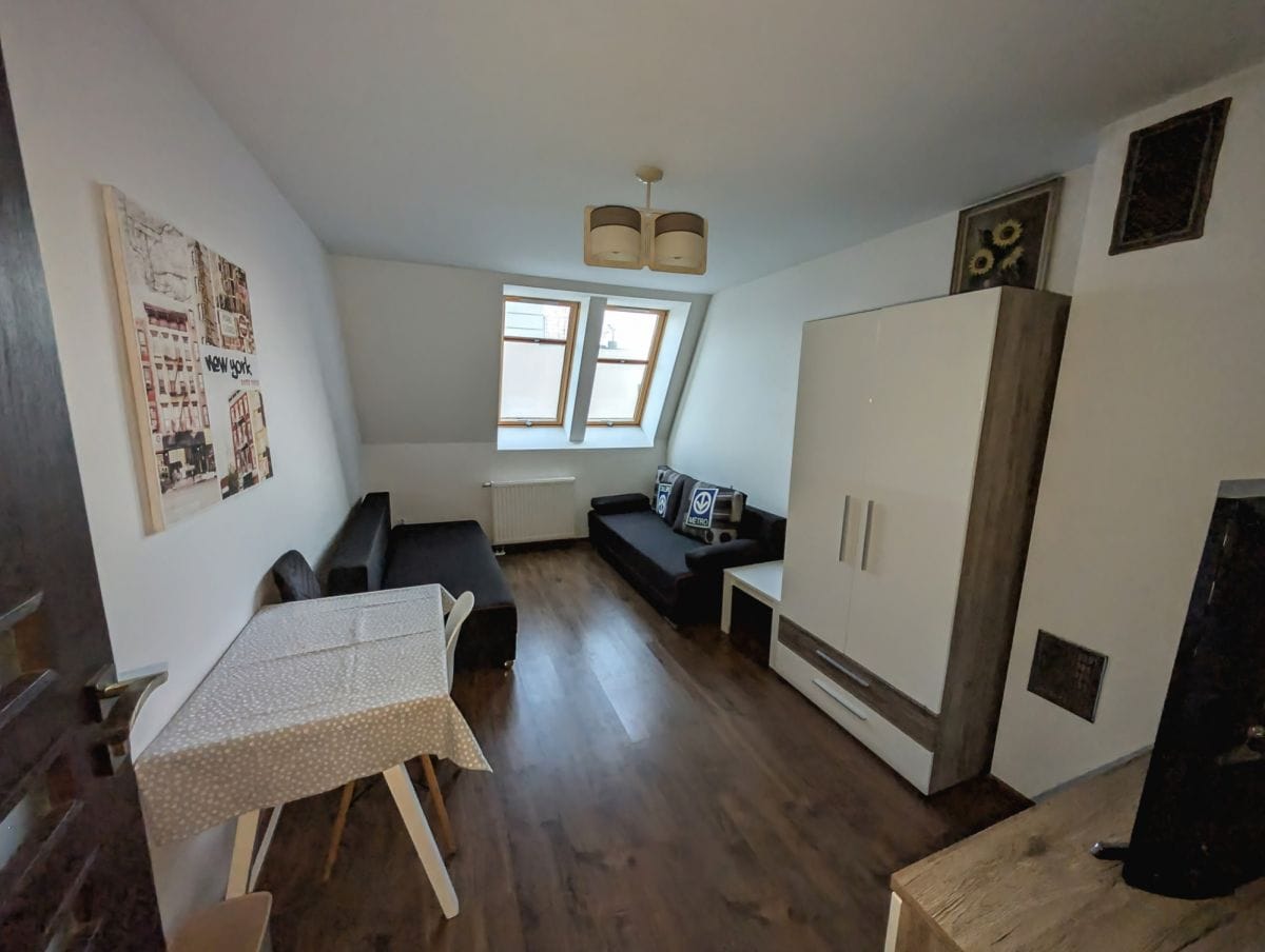 Dom 32 pokojowe na Sprzedaż