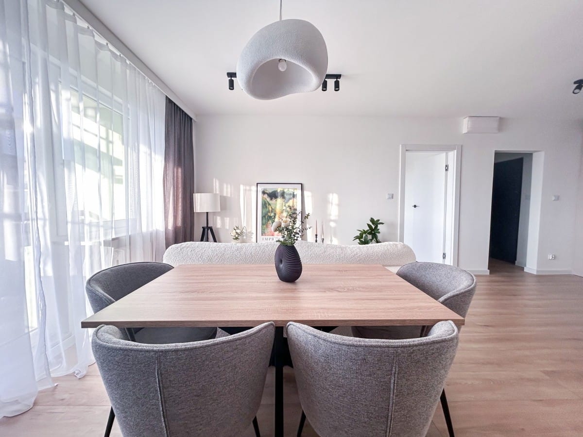 Mieszkanie 4 pokojowe na Sprzedaż