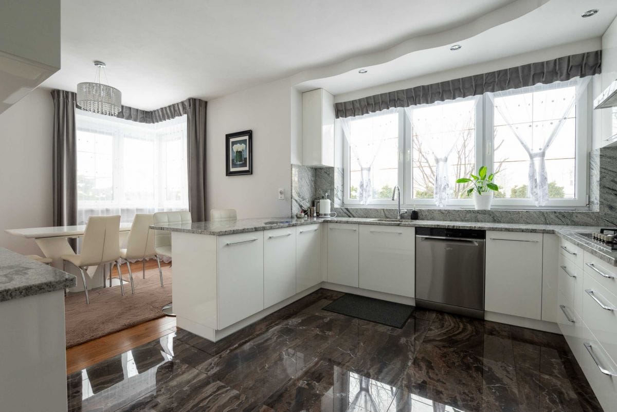 Dom 5 pokojowe na Sprzedaż