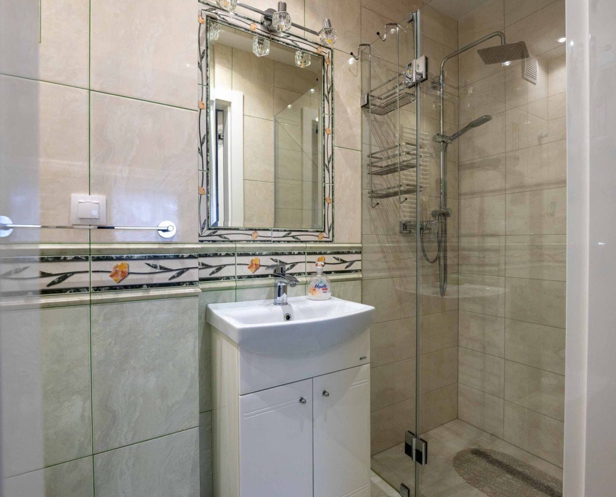 Dom 5 pokojowe na Sprzedaż