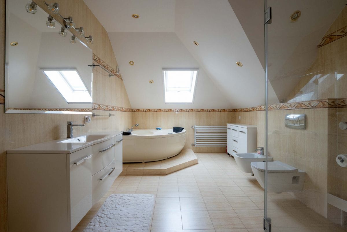 Dom 5 pokojowe na Sprzedaż