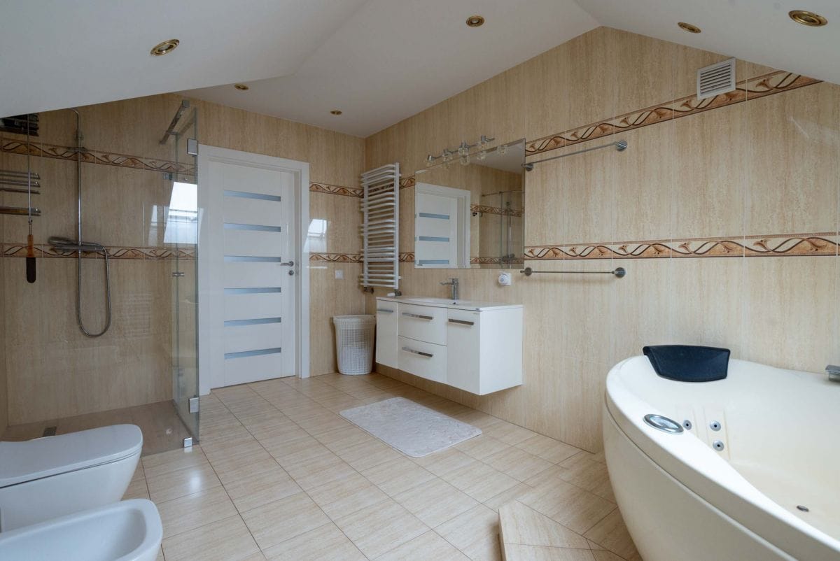 Dom 5 pokojowe na Sprzedaż