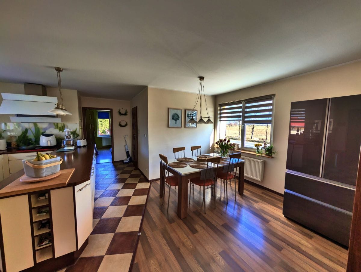 Dom 7 pokojowe na Sprzedaż