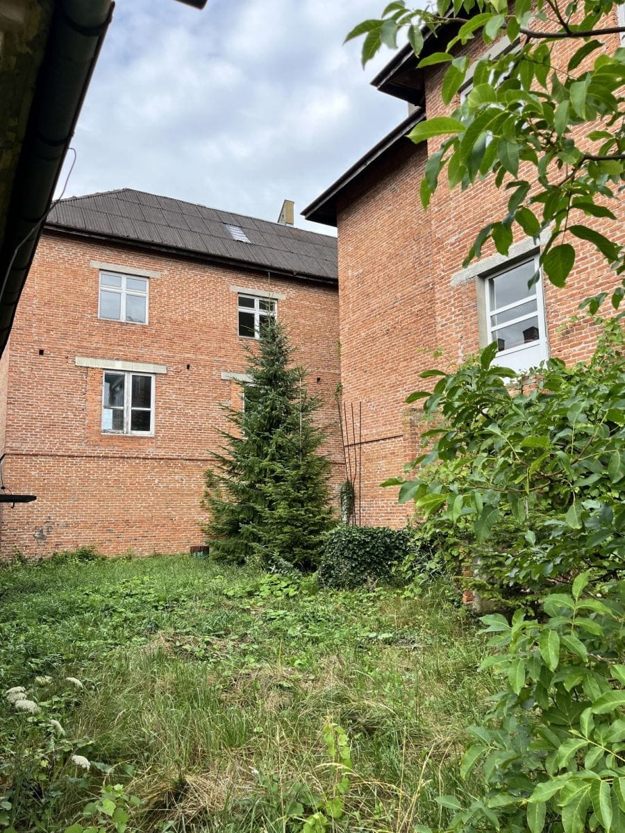 Dom 25 pokojowe na Sprzedaż