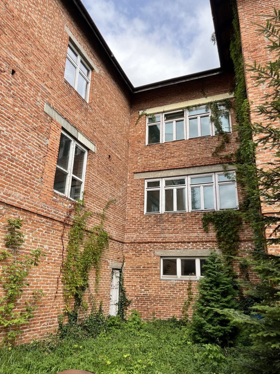 Dom 25 pokojowe na Sprzedaż