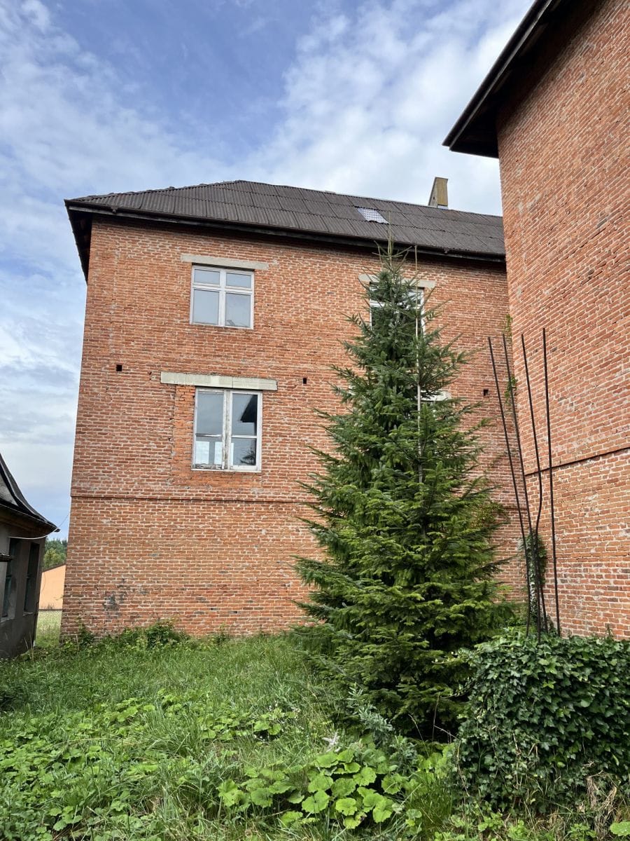 Dom 25 pokojowe na Sprzedaż