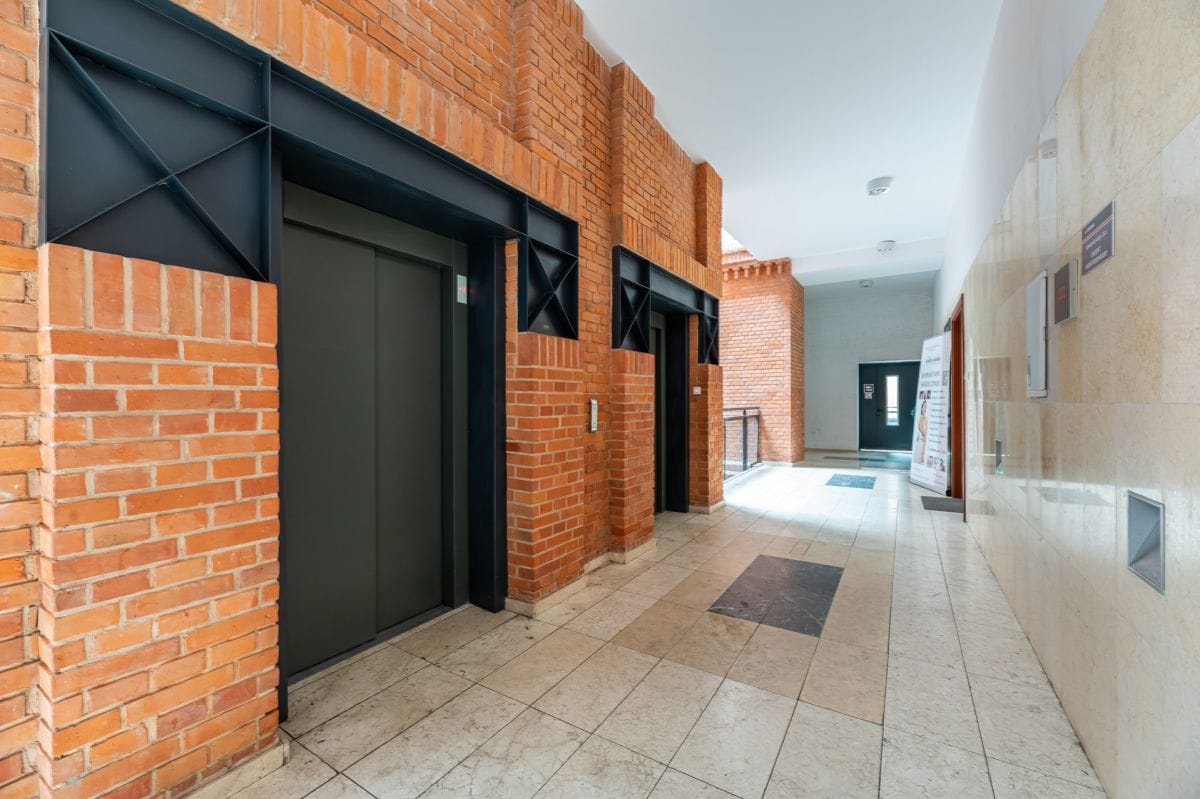 Mieszkanie 6 pokojowe na Sprzedaż