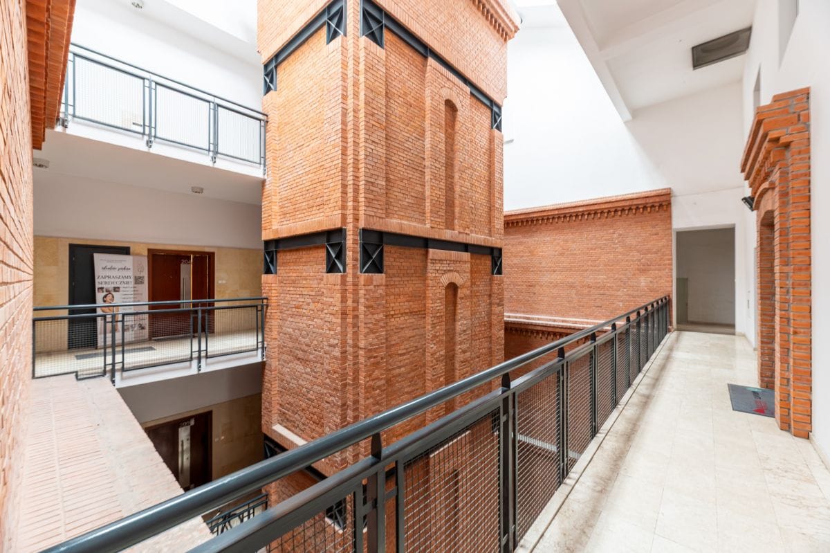 Mieszkanie 6 pokojowe na Sprzedaż