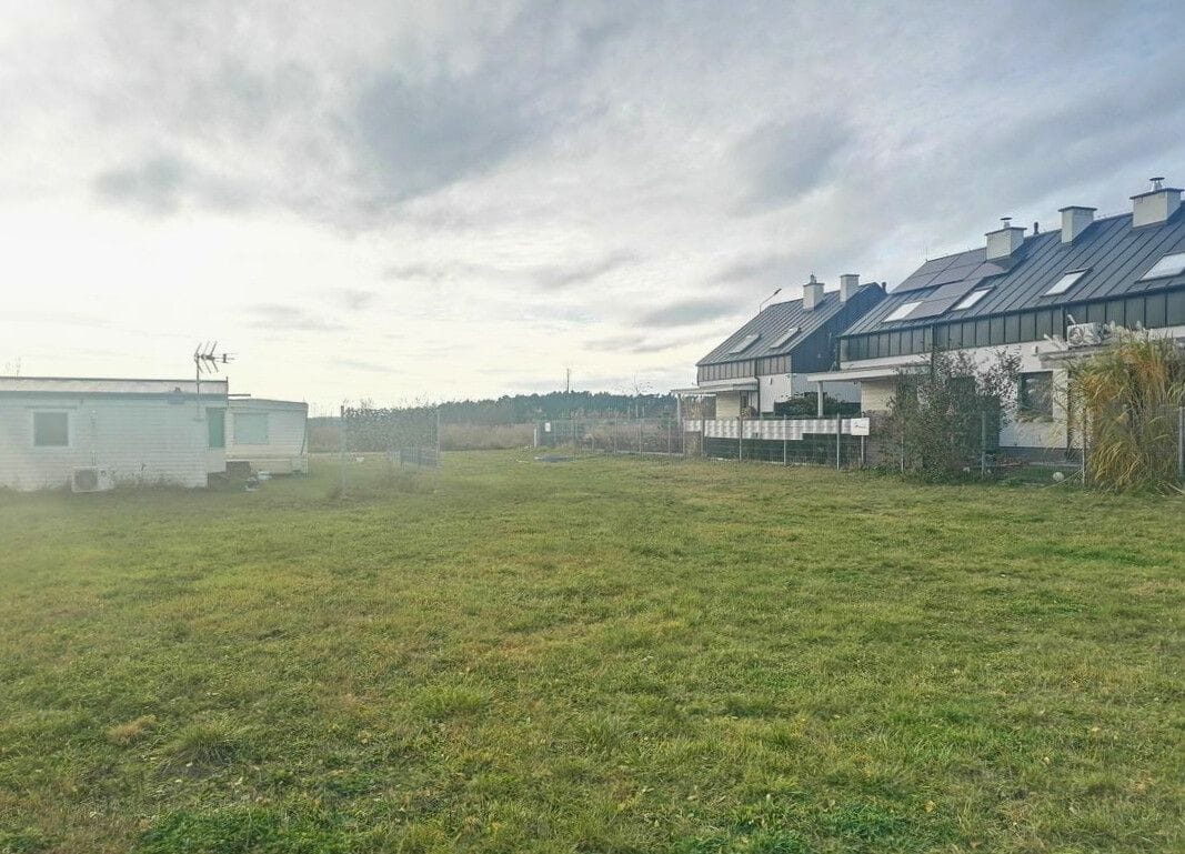 Działka  pokojowe na Sprzedaż
