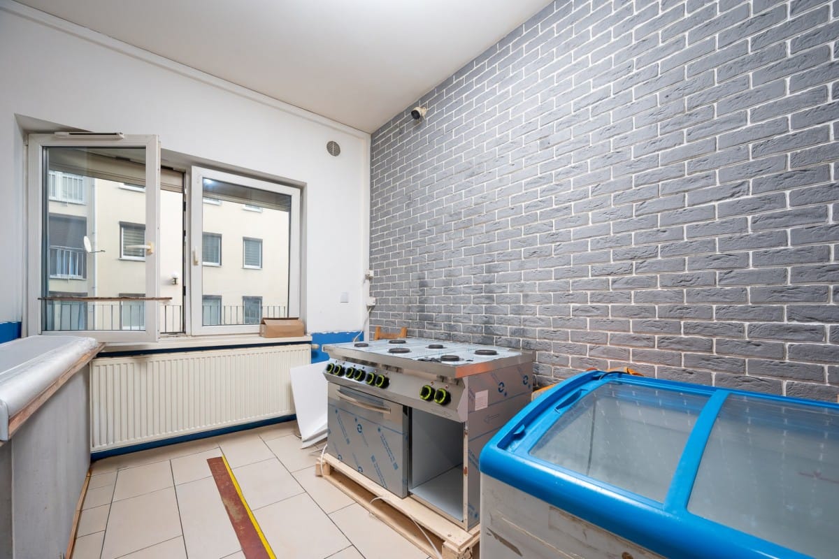 Lokal użytkowy  pokojowe na Sprzedaż