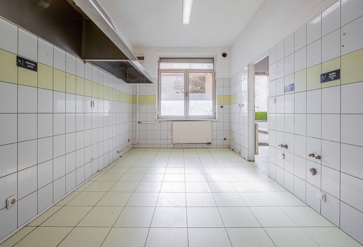 Lokal użytkowy  pokojowe na Sprzedaż