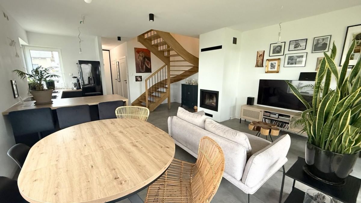 Dom 4 pokojowe na Sprzedaż