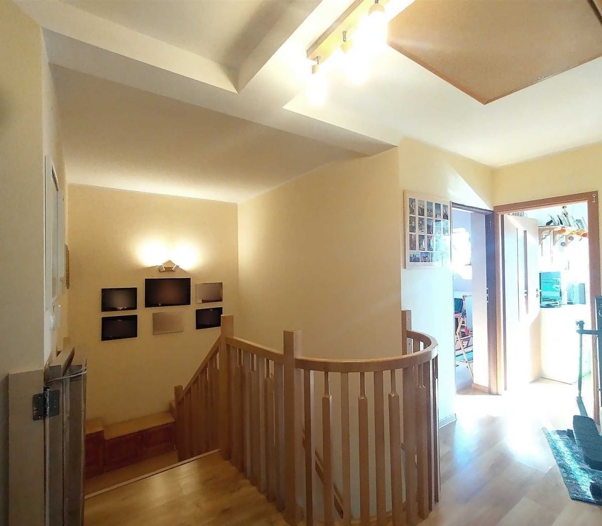 Dom 5 pokojowe na Sprzedaż