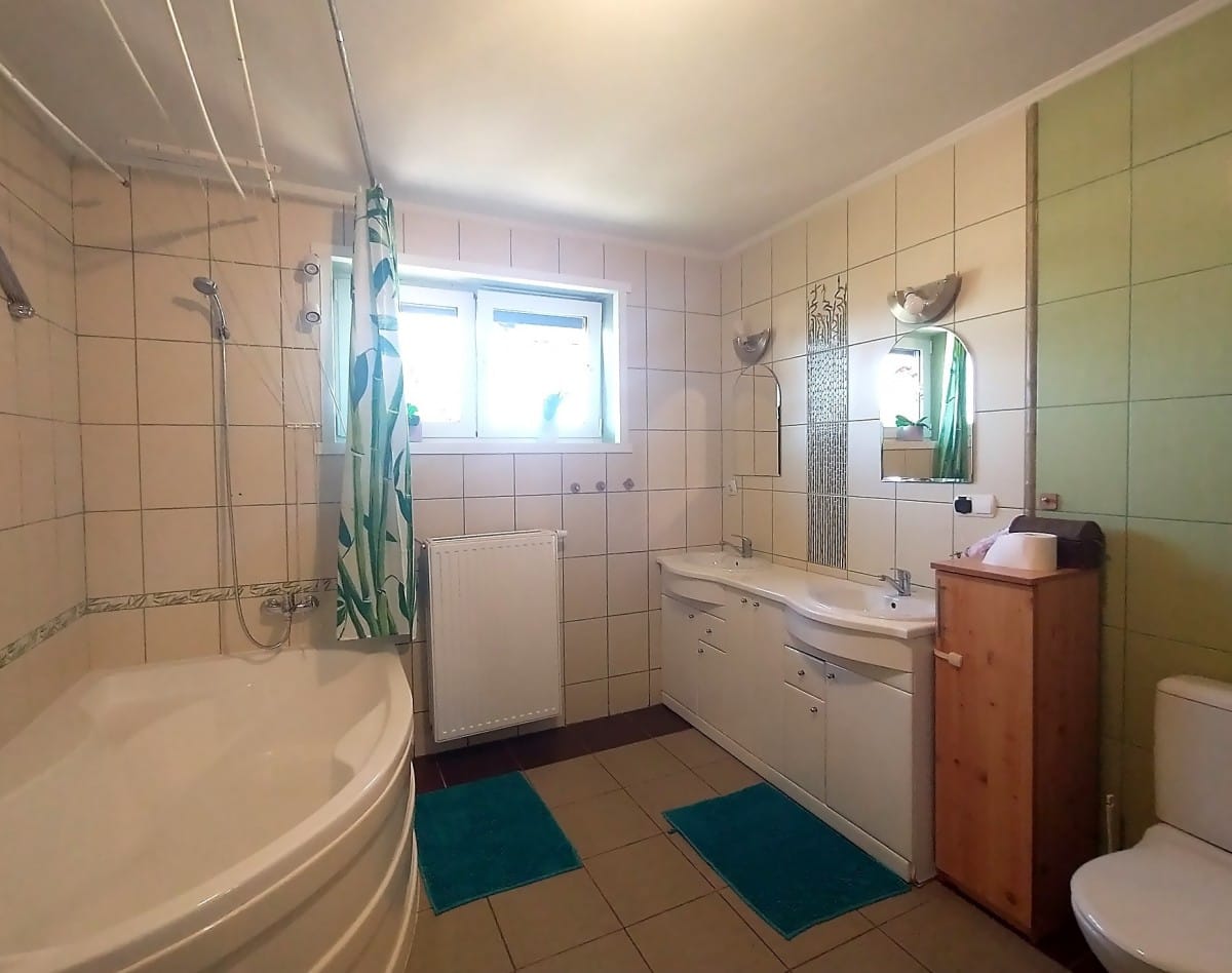 Dom 5 pokojowe na Sprzedaż