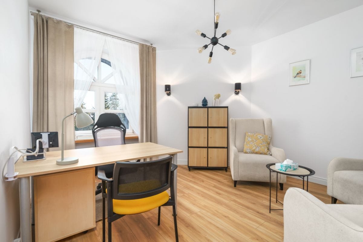 Lokal użytkowy  pokojowe na Sprzedaż