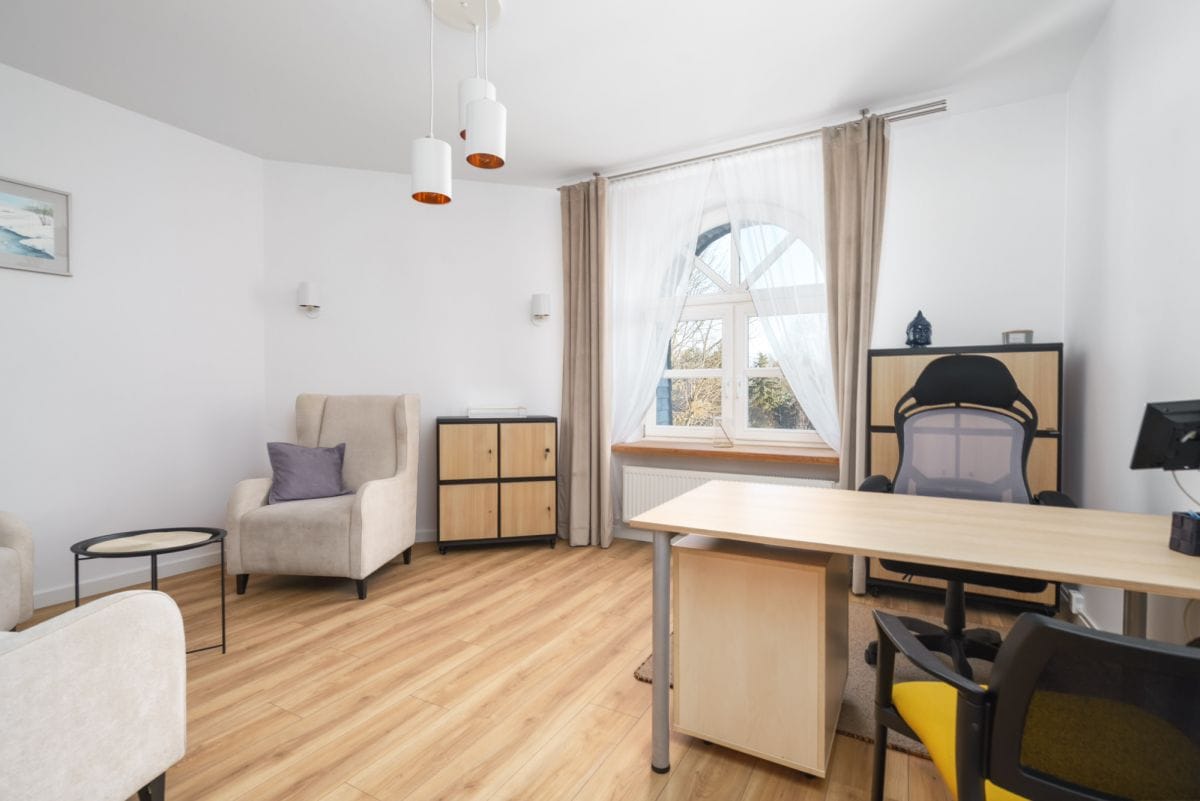 Lokal użytkowy  pokojowe na Sprzedaż