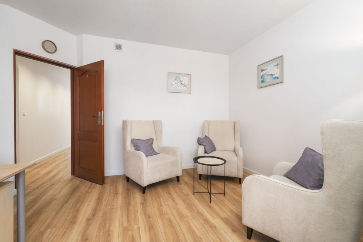 Lokal użytkowy  pokojowe na Sprzedaż