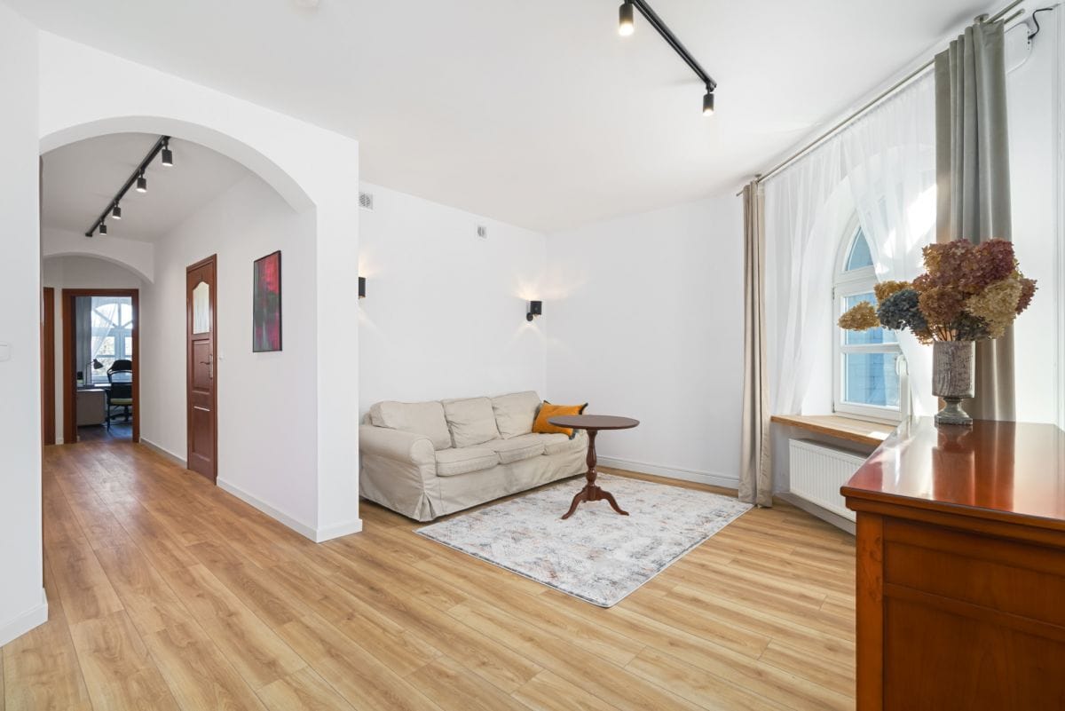 Lokal użytkowy  pokojowe na Sprzedaż