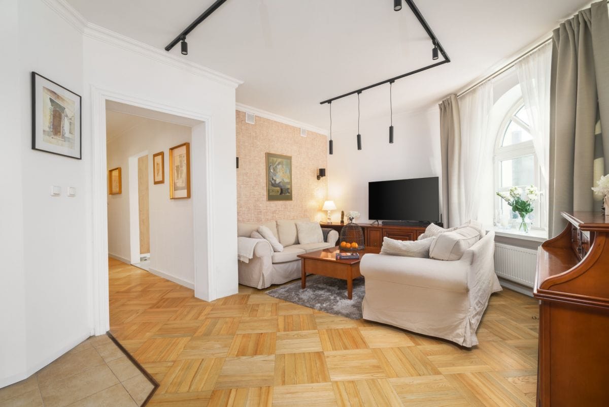 Lokal użytkowy  pokojowe na Sprzedaż