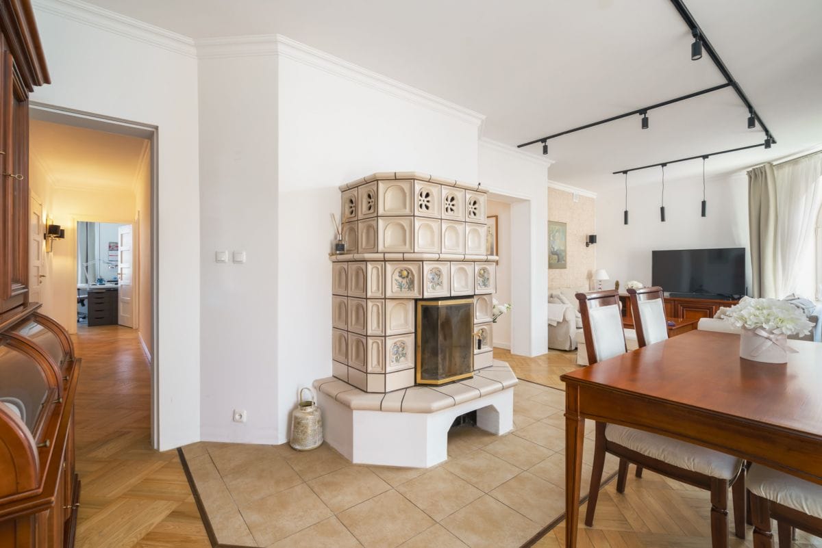 Lokal użytkowy  pokojowe na Sprzedaż