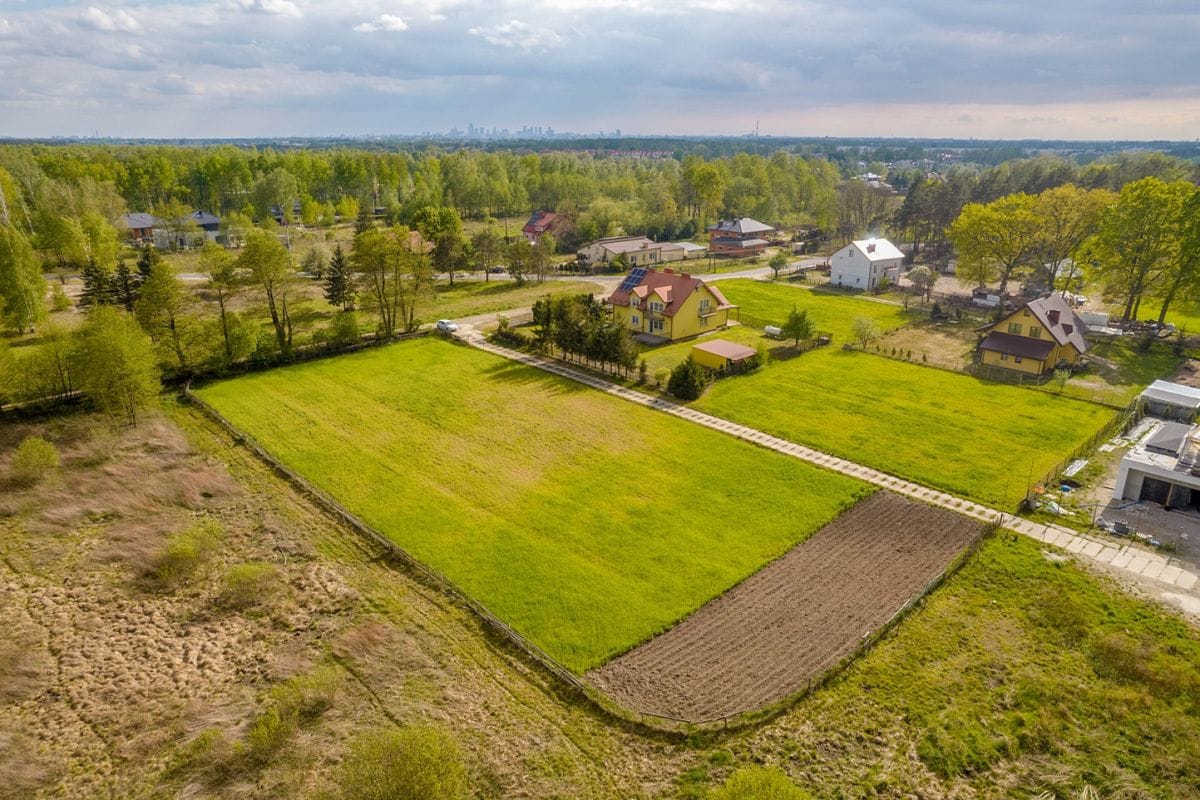 Działka  pokojowe na Sprzedaż